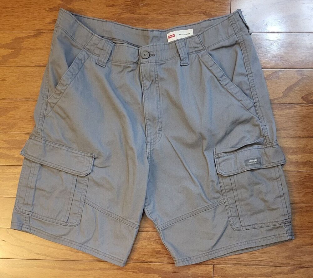 Wrangler Mens Relaxed Fit Shorts Gray Size 36 Cargo Pockets Cotton